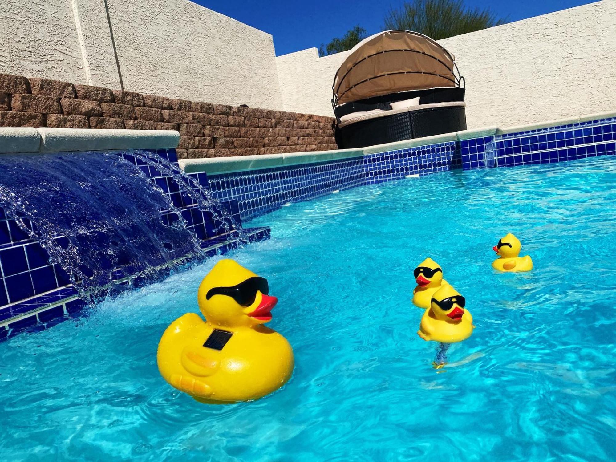 Amazing Heated Pool And Private Hot Tub 3Br In Heart Of Lv Villa Лас Вегас Екстериор снимка