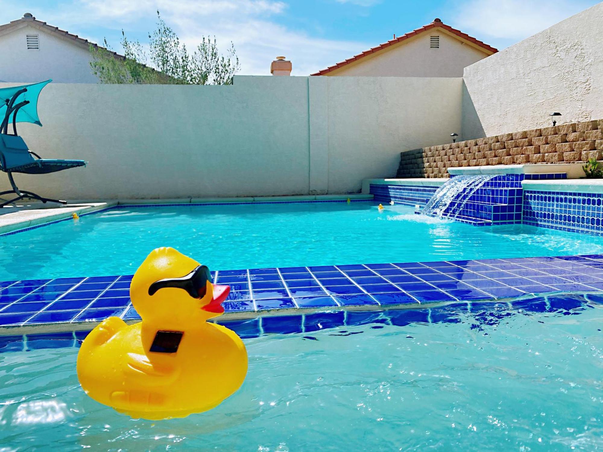 Amazing Heated Pool And Private Hot Tub 3Br In Heart Of Lv Villa Лас Вегас Екстериор снимка