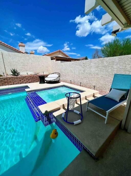 Amazing Heated Pool And Private Hot Tub 3Br In Heart Of Lv Villa Лас Вегас Екстериор снимка
