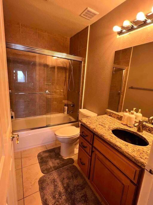 Amazing Heated Pool And Private Hot Tub 3Br In Heart Of Lv Villa Лас Вегас Екстериор снимка
