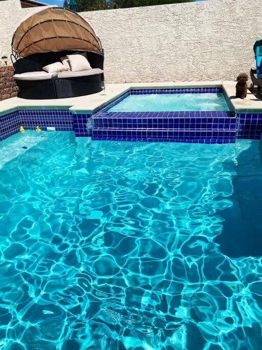 Amazing Heated Pool And Private Hot Tub 3Br In Heart Of Lv Villa Лас Вегас Екстериор снимка