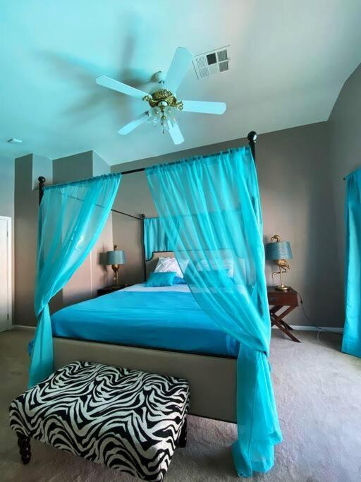 Amazing Heated Pool And Private Hot Tub 3Br In Heart Of Lv Villa Лас Вегас Екстериор снимка
