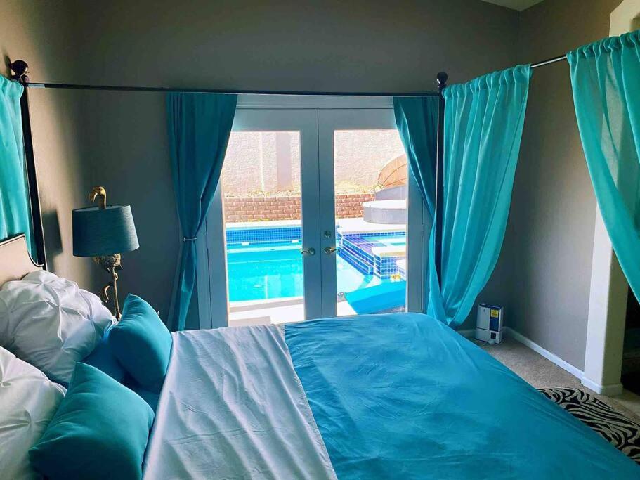 Amazing Heated Pool And Private Hot Tub 3Br In Heart Of Lv Villa Лас Вегас Екстериор снимка
